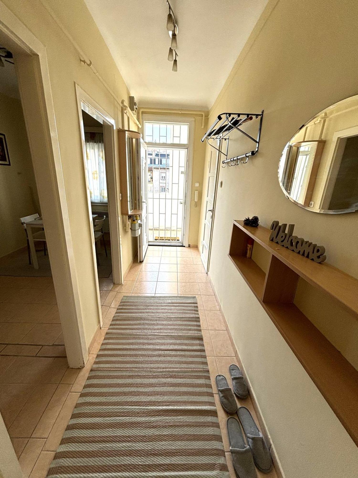 Downtown Hideaway Apartman Budapest Exteriör bild