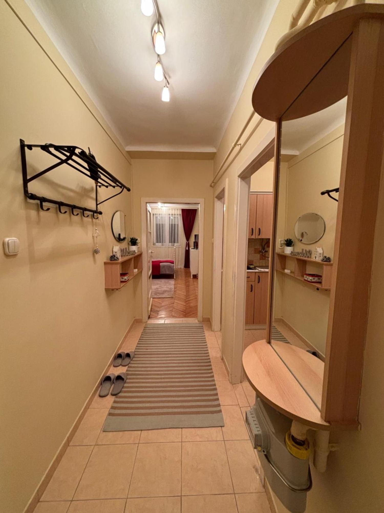 Downtown Hideaway Apartman Budapest Exteriör bild