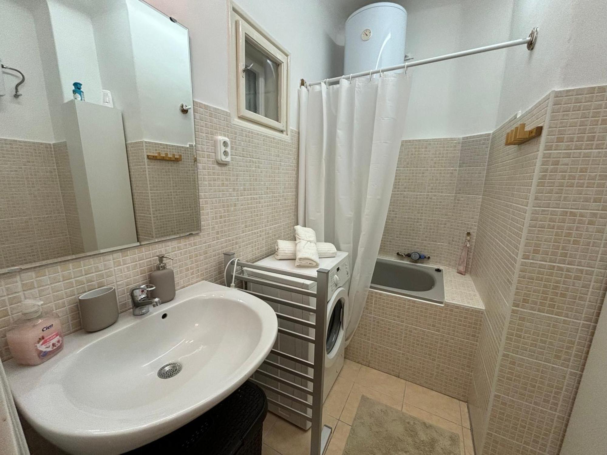 Downtown Hideaway Apartman Budapest Exteriör bild